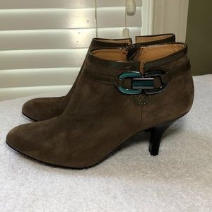 Sofft Taupe suede leather boots